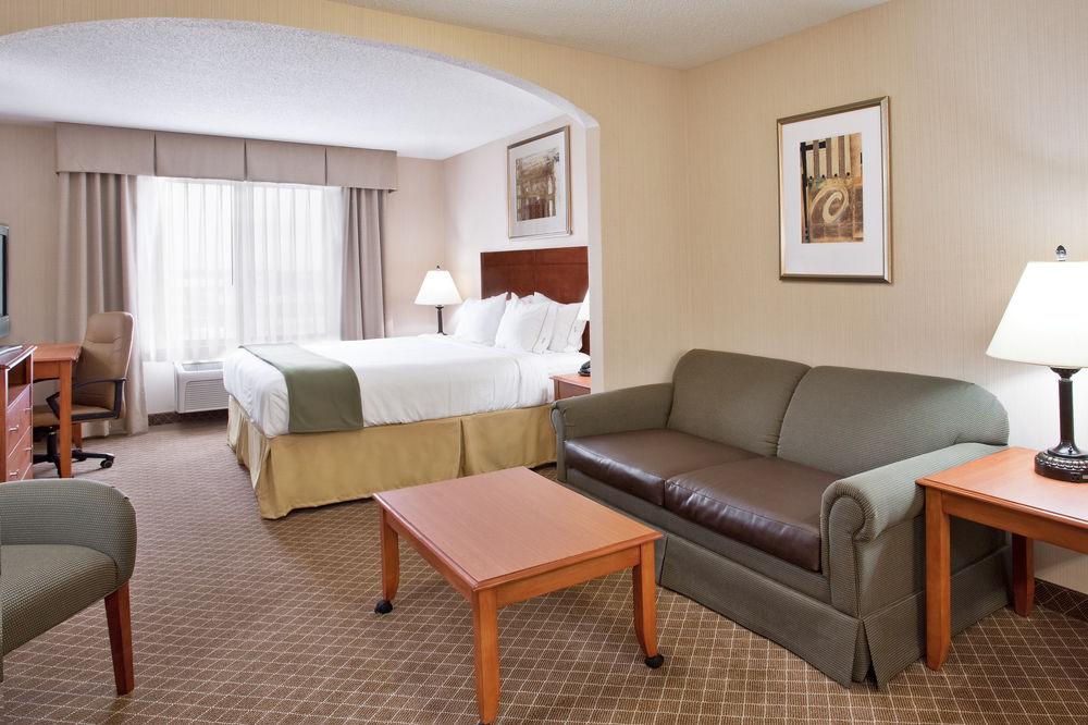 Holiday Inn Express Hotel & Suites Bay City By Ihg Bagian luar foto