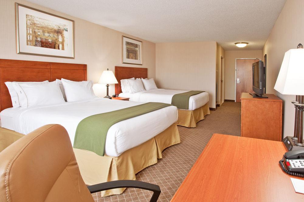 Holiday Inn Express Hotel & Suites Bay City By Ihg Bagian luar foto