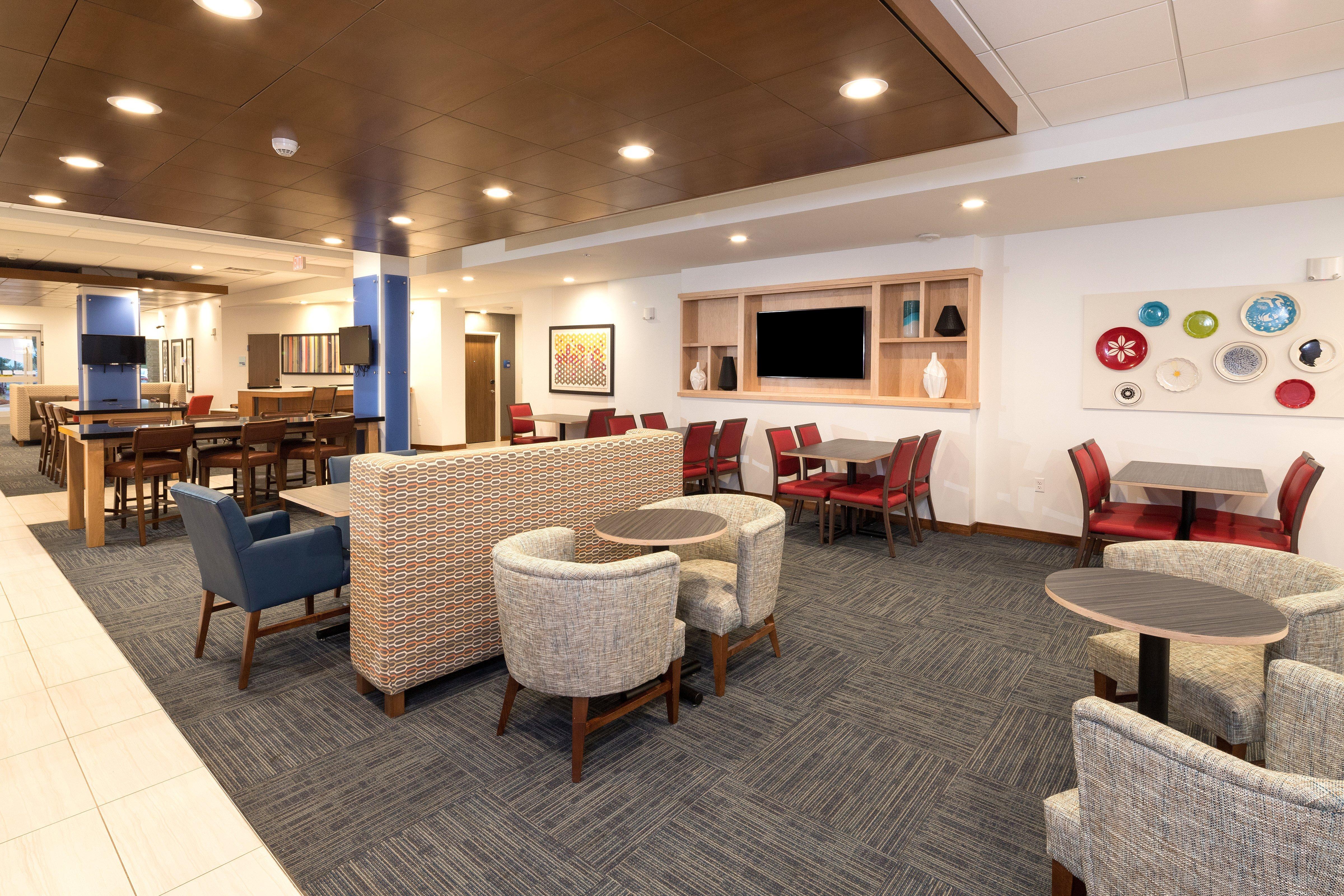 Holiday Inn Express Hotel & Suites Bay City By Ihg Bagian luar foto