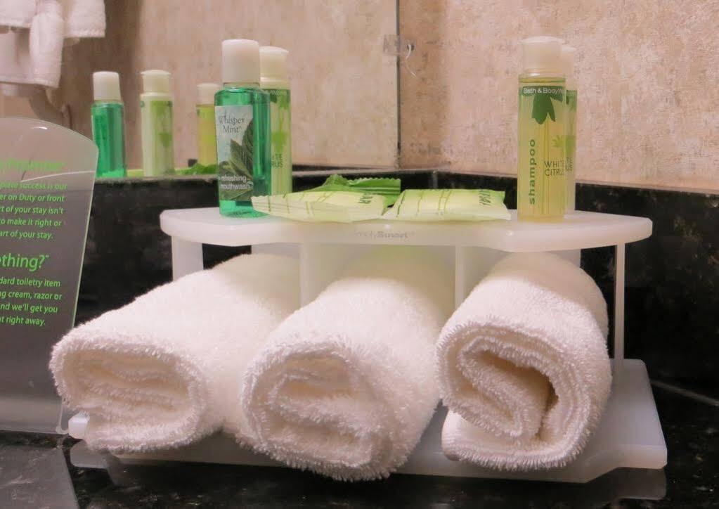 Holiday Inn Express Hotel & Suites Bay City By Ihg Bagian luar foto