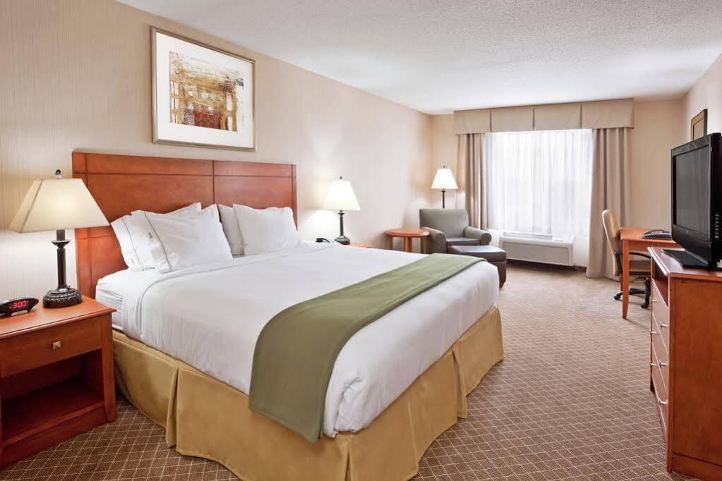 Holiday Inn Express Hotel & Suites Bay City By Ihg Bagian luar foto