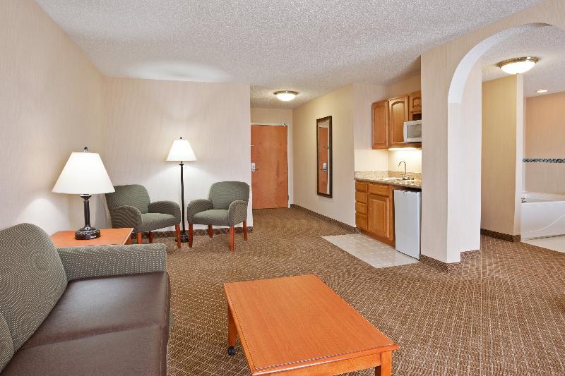 Holiday Inn Express Hotel & Suites Bay City By Ihg Bagian luar foto